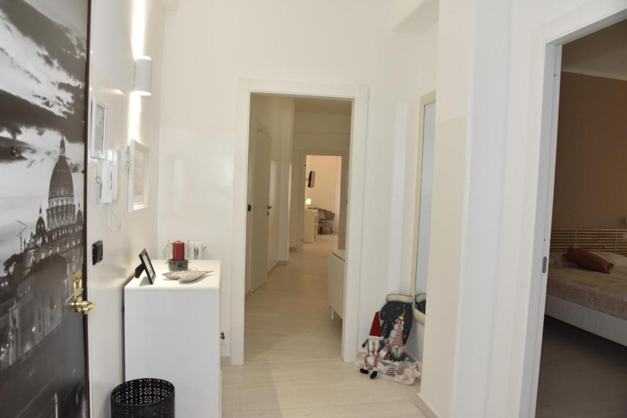 Nathanaele House Via Tuscolana Rome Bagian luar foto