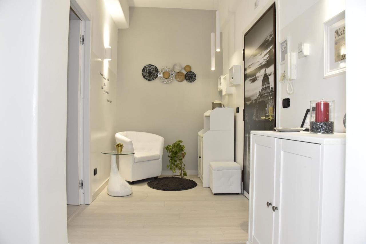 Nathanaele House Via Tuscolana Rome Bagian luar foto